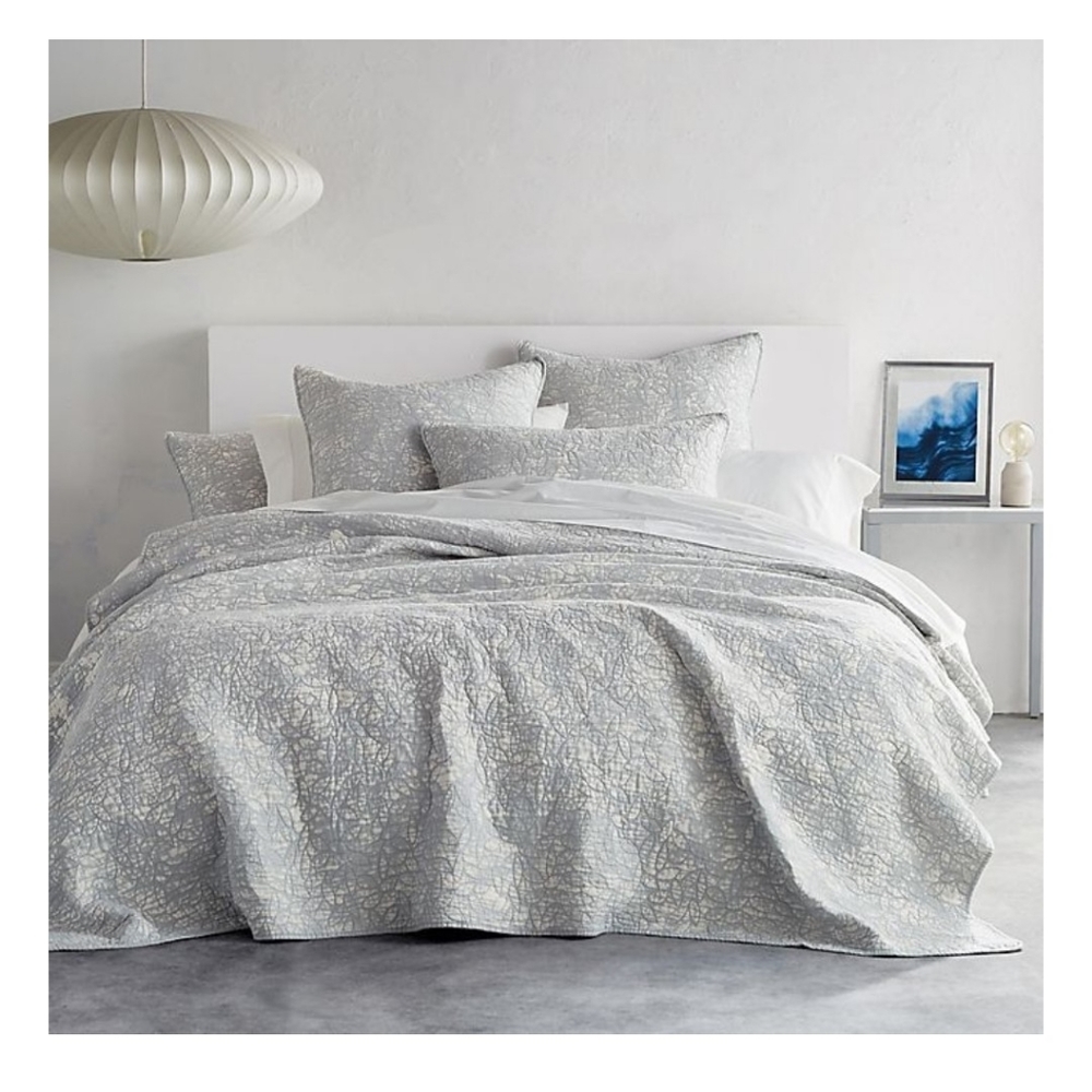 DKNY Sunwashed Reversible King Quilt in Grey